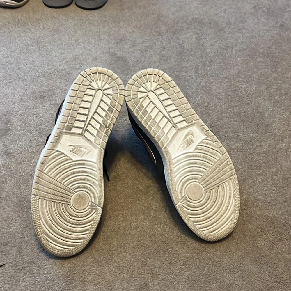 Jordan1 bronze size 9 - Picture 5 of 5